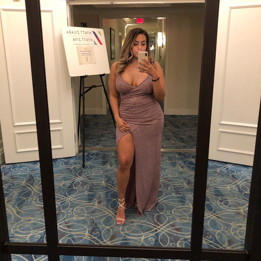 Dress - Picture 3 of 4